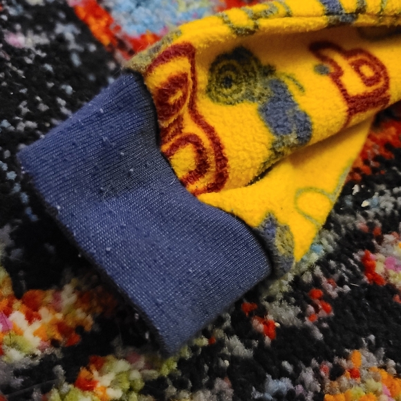 🆓️18mo Footie Pajamas🆓️ - Picture 3 of 4